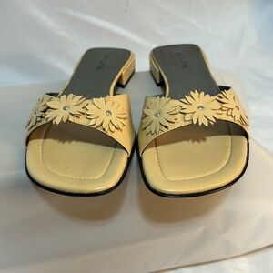 UNISA Square Open Toe Sandal Size 8B
